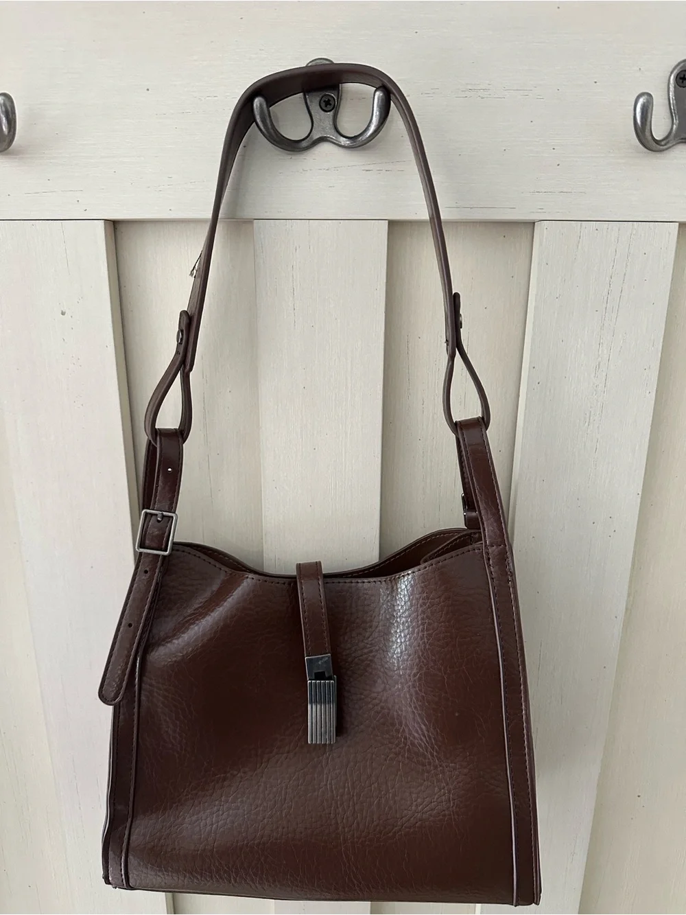 Classic Brown Leather Shoulder Bag